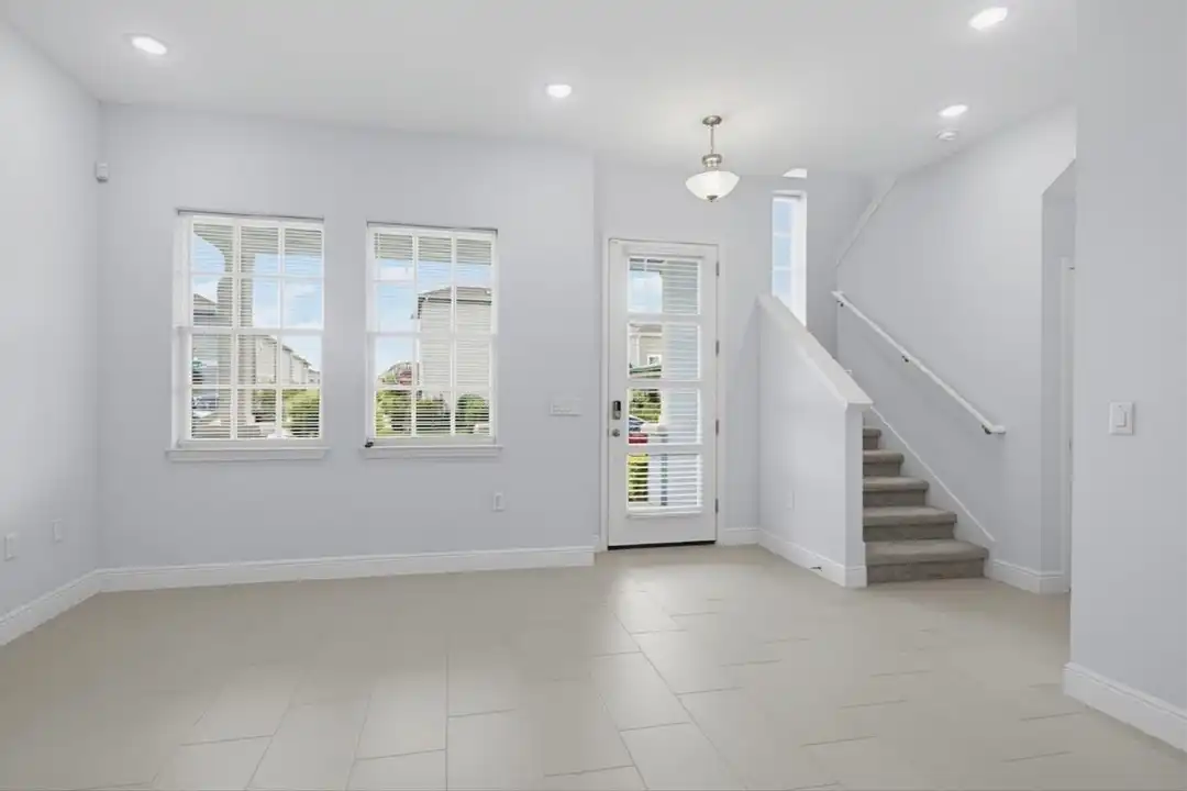10322 Marconi Ave - View 4