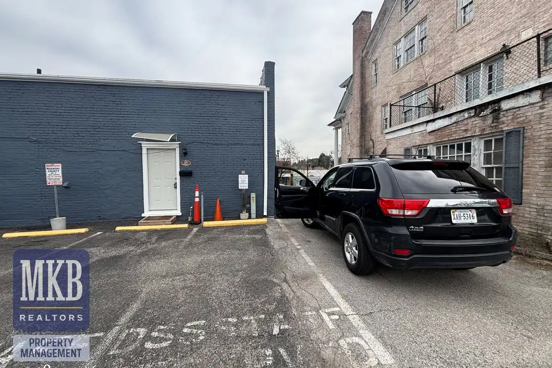 17 S College Ave – photo 1