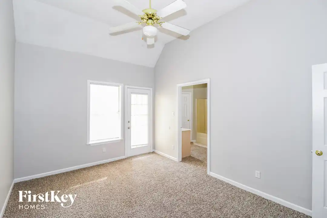 1139 Brady Hollow Ln - More