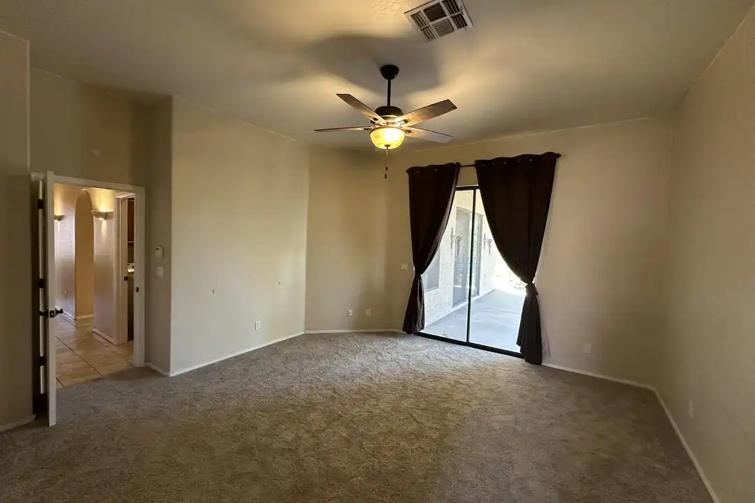 2634 S Siesta Dr - More
