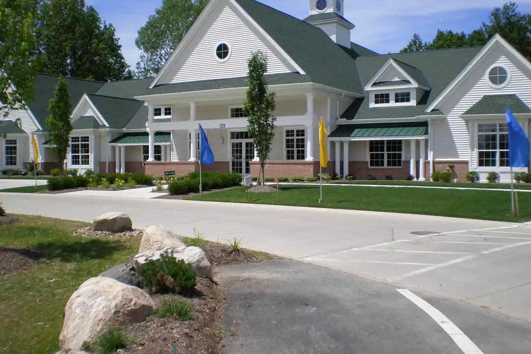 Aquamarine Apartments – photo 1 of 90