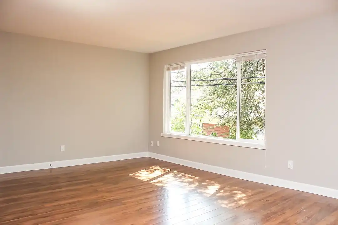 Apartment in Portland - View 5