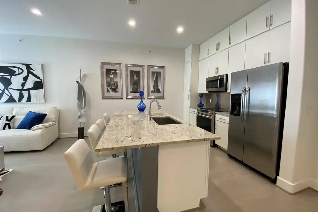 1901 Post Oak Blvd unit 3503 - View 4