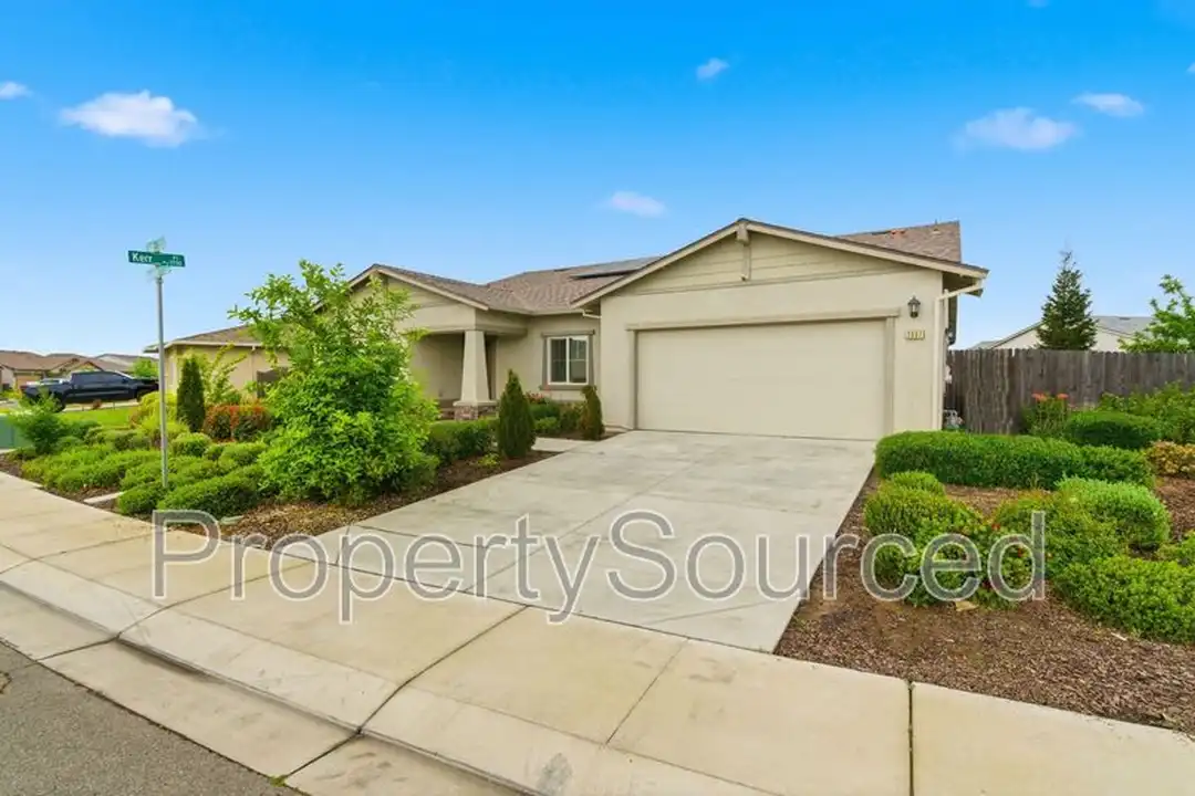 2687 Taft Ave - View 2
