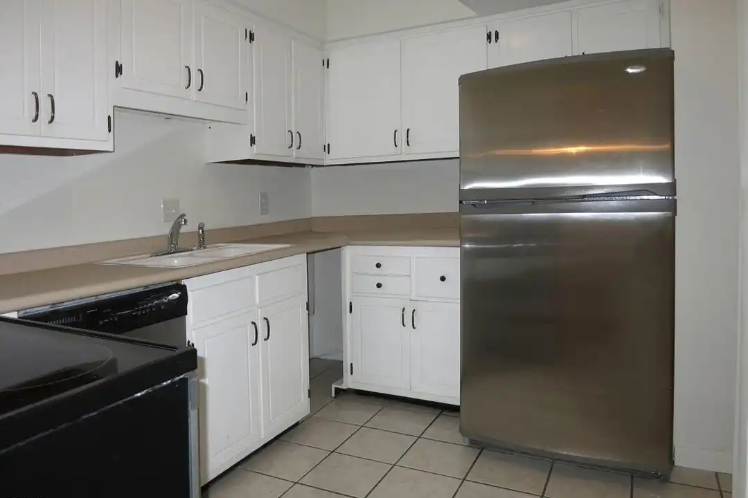 802 Oak Tree Dr - View 6