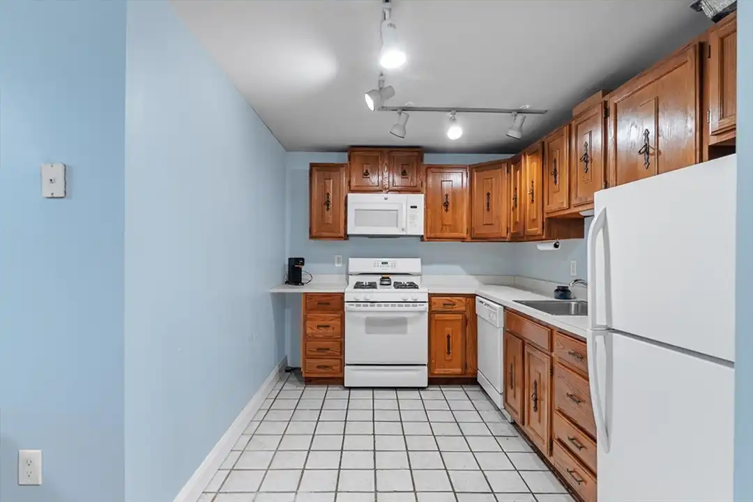 99 W Fourth St unit 1A – pohled 2
