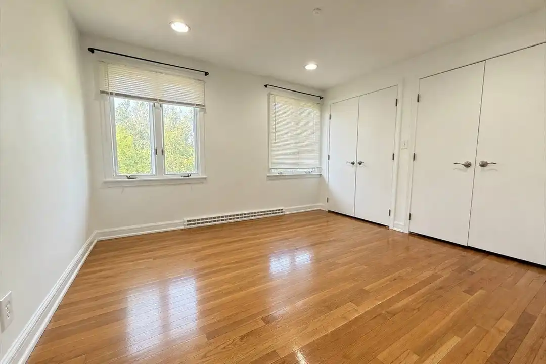 26 Hammond Pond Pkwy #0 - More