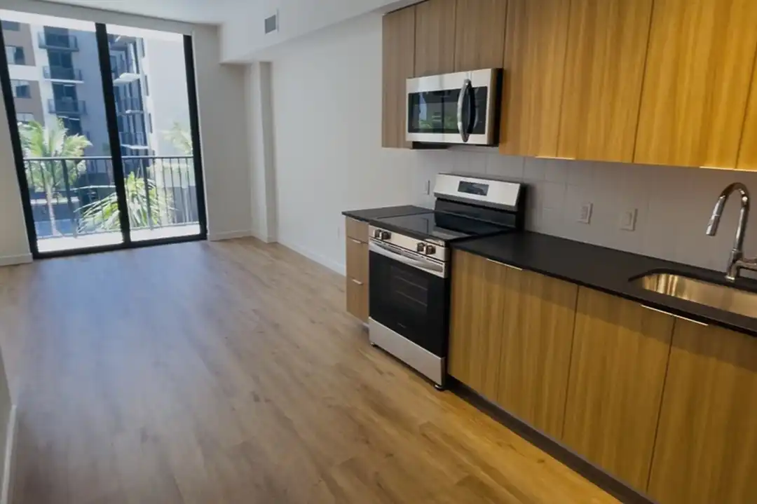 740 E 36th St unit 650 - View 3