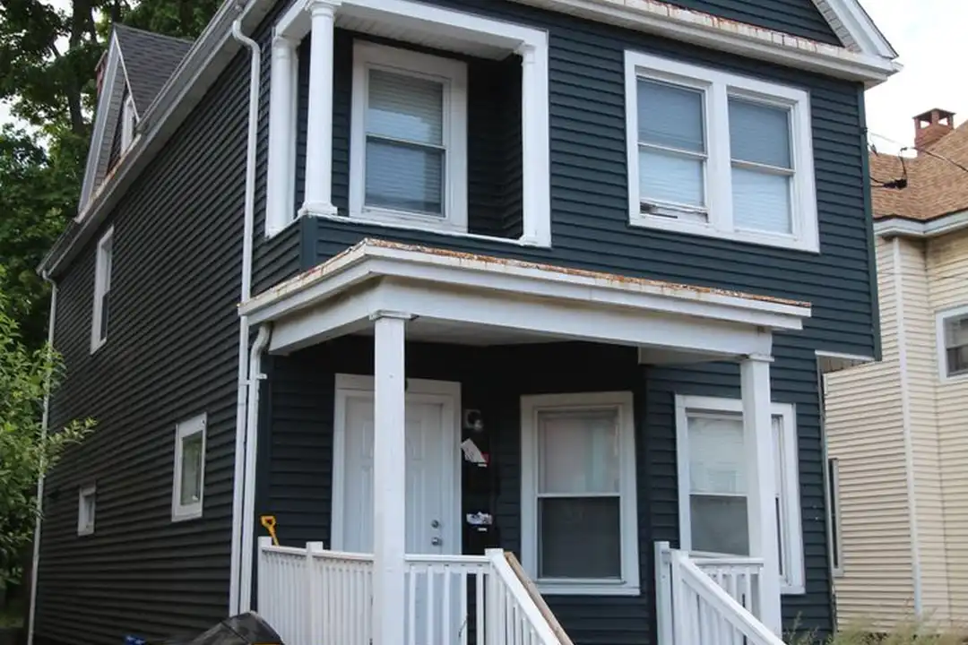 17 O'Neil St unit 17-2 O'Neil St – photo 1 of 18