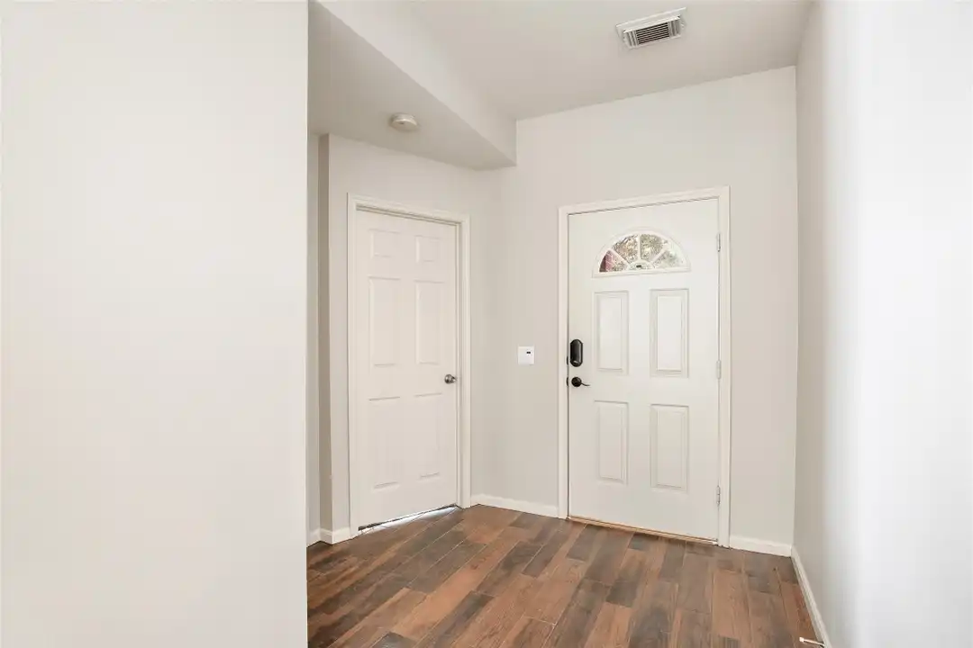 2822 Foster Hill Dr - View 5