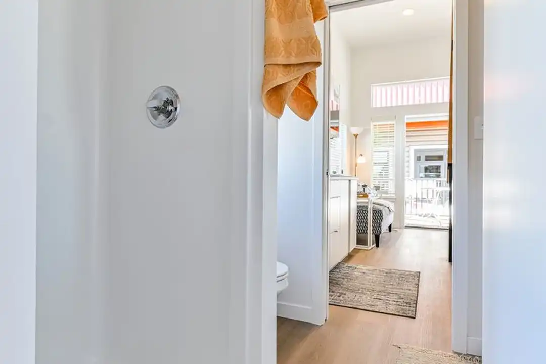 Apartment in Centralia - More