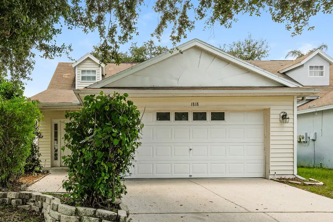 1818 Horsechestnut Ct – photo 1 of 20