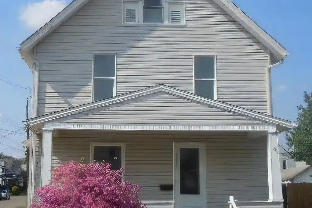 2325 Clyde Pl SW – photo 1