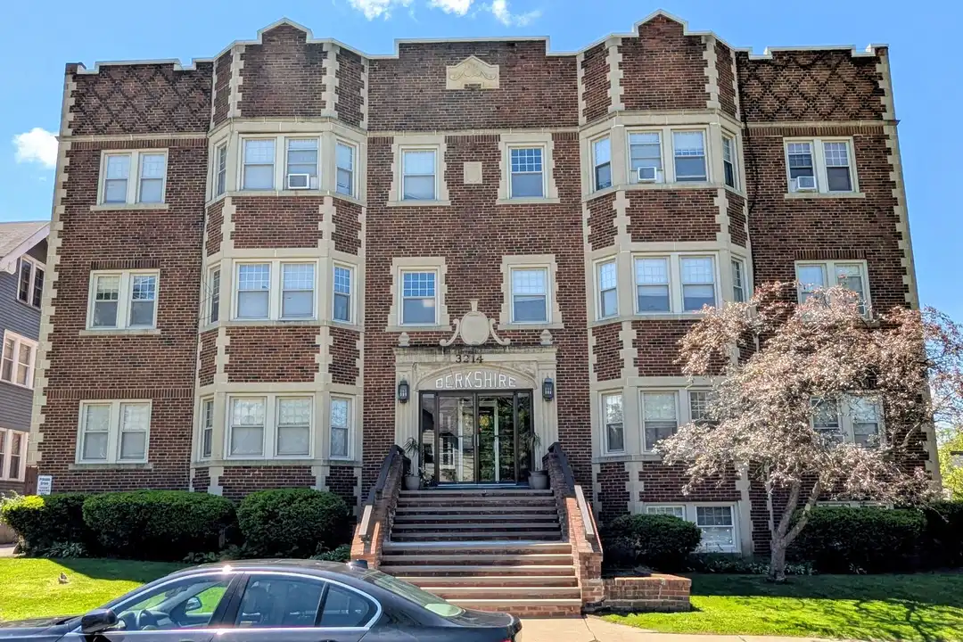 3214 Berkshire Rd unit 203 – photo 1