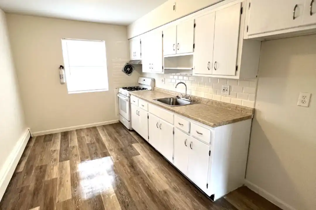 173 Sherman Ave unit 22 - More