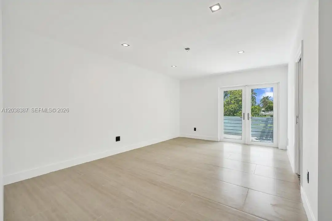 2129 NE 123rd St unit 0 - More