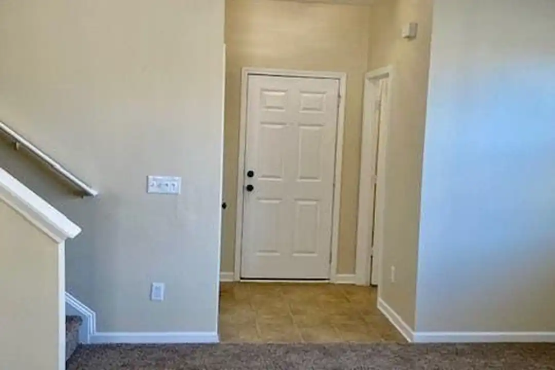 322 Oak Leaf Pl - View 4