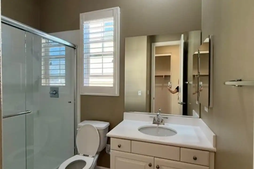 667 Desert Willow Rd - More