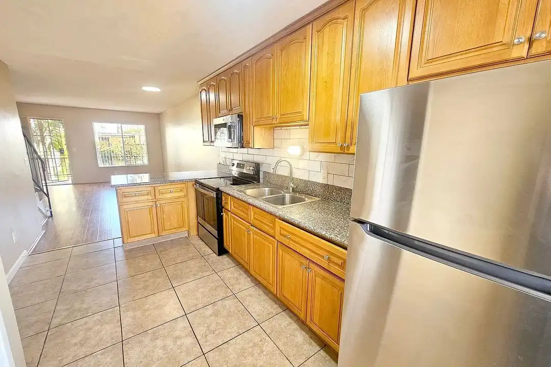 Apartment in San Diego, Little Saigon, City Heights - View 4