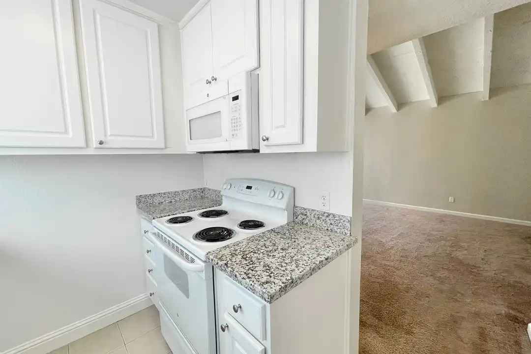 Apartment in Sacramento - More