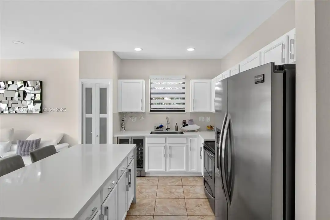 3616 SE 2nd Dr - More