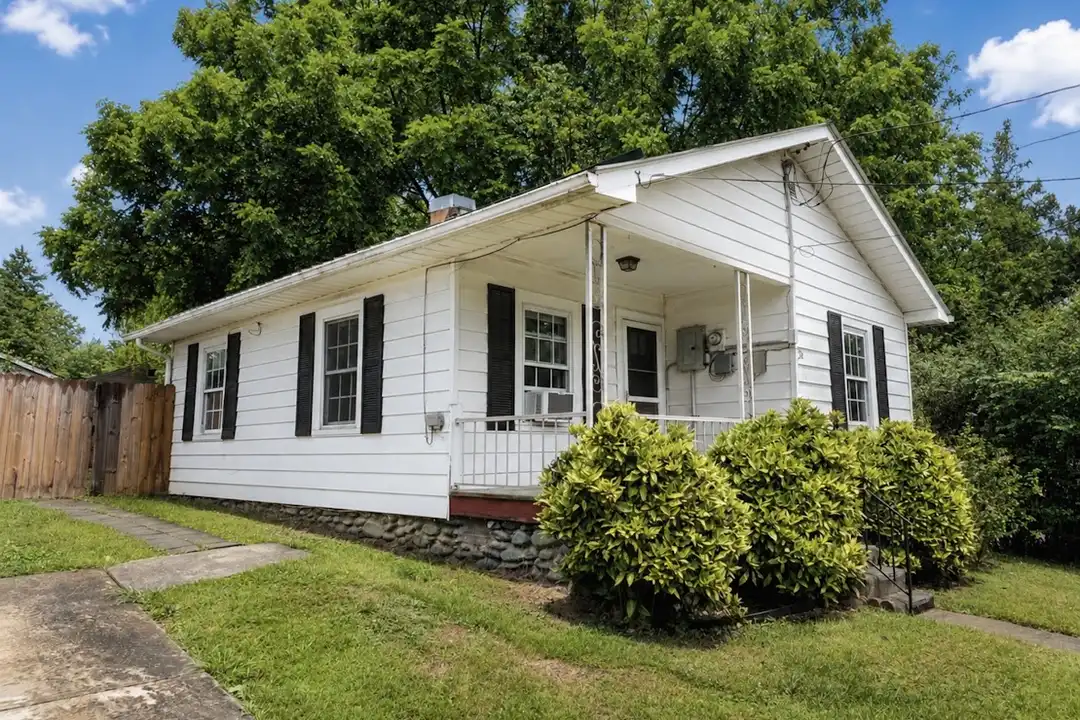 232 Meadow St – photo 1 of 29