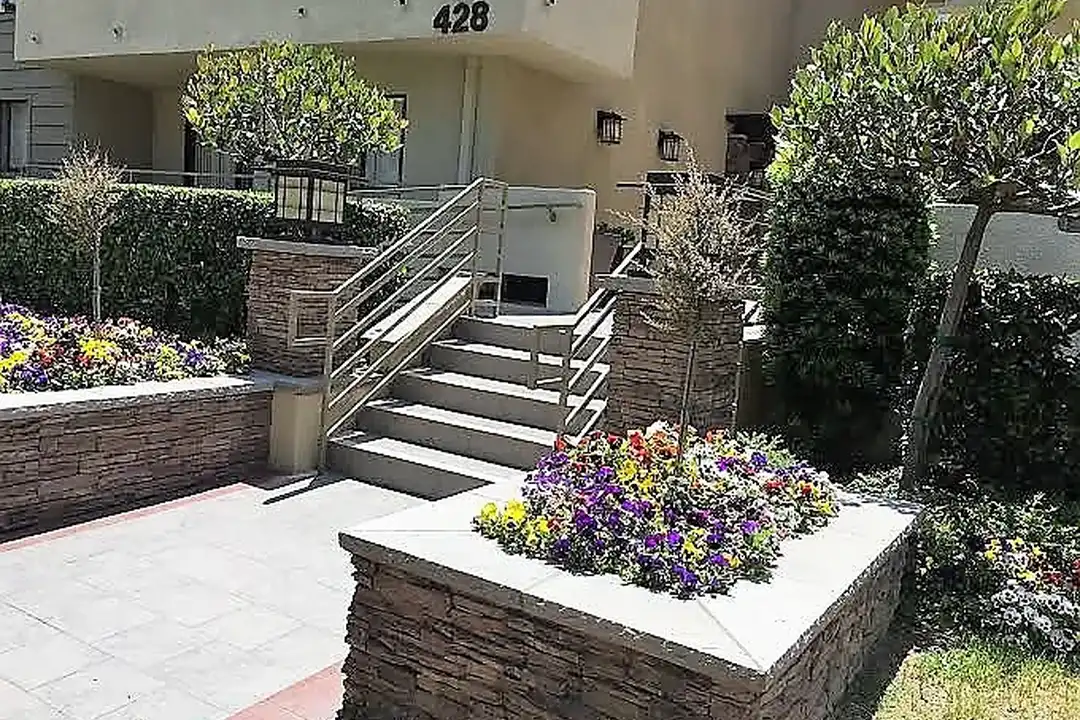 428 Hawthorne St - View 5