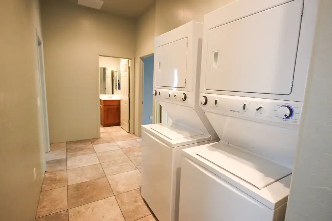 1724 N 1st Ave - View 5