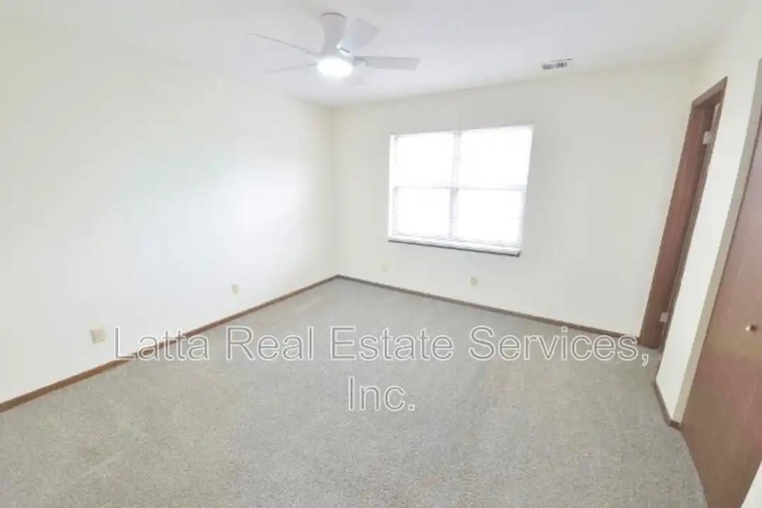 12502 East 40th St S unit # C - View 5