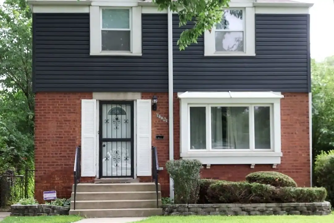 10031 S Paxton Ave – photo 1