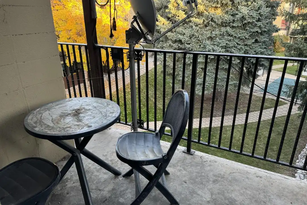 2231 S Vaughn Way unit 302B - View 5