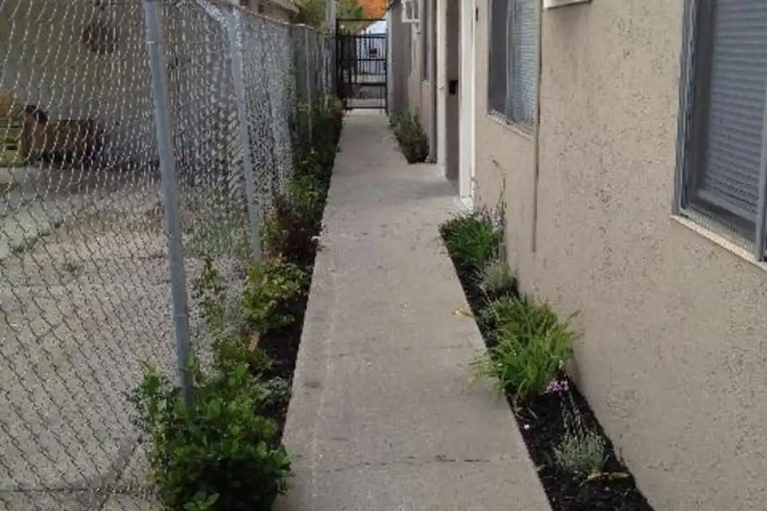 Apartment in Sacramento, North Sacramento - View 4