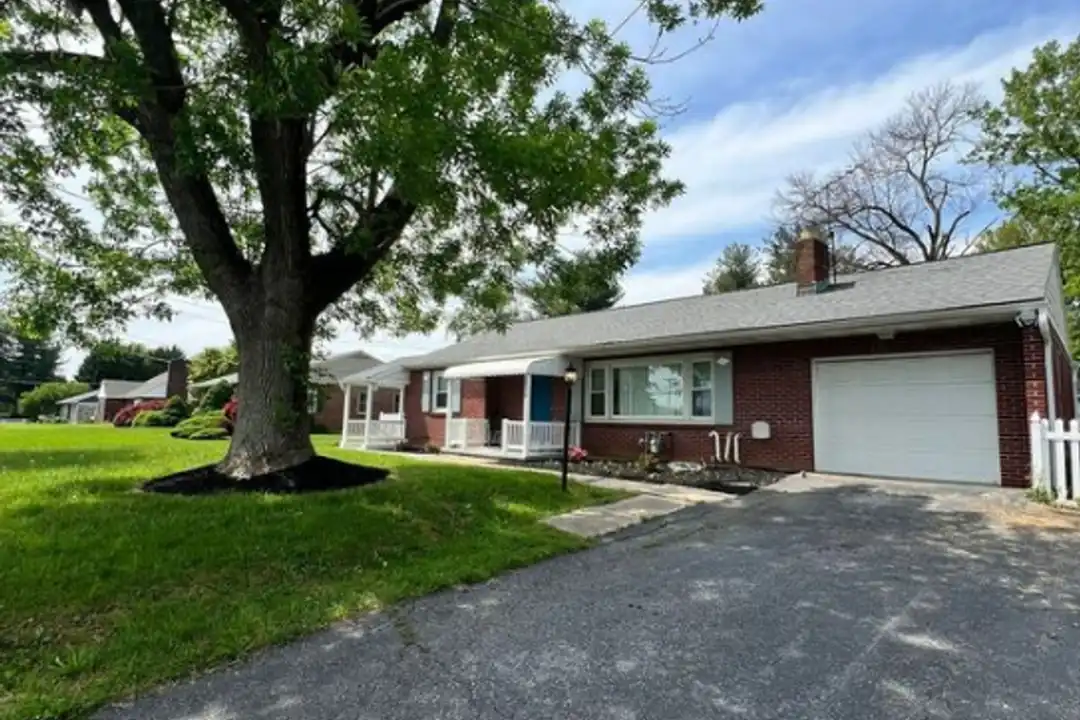 2399 New Holland Pike - View 5