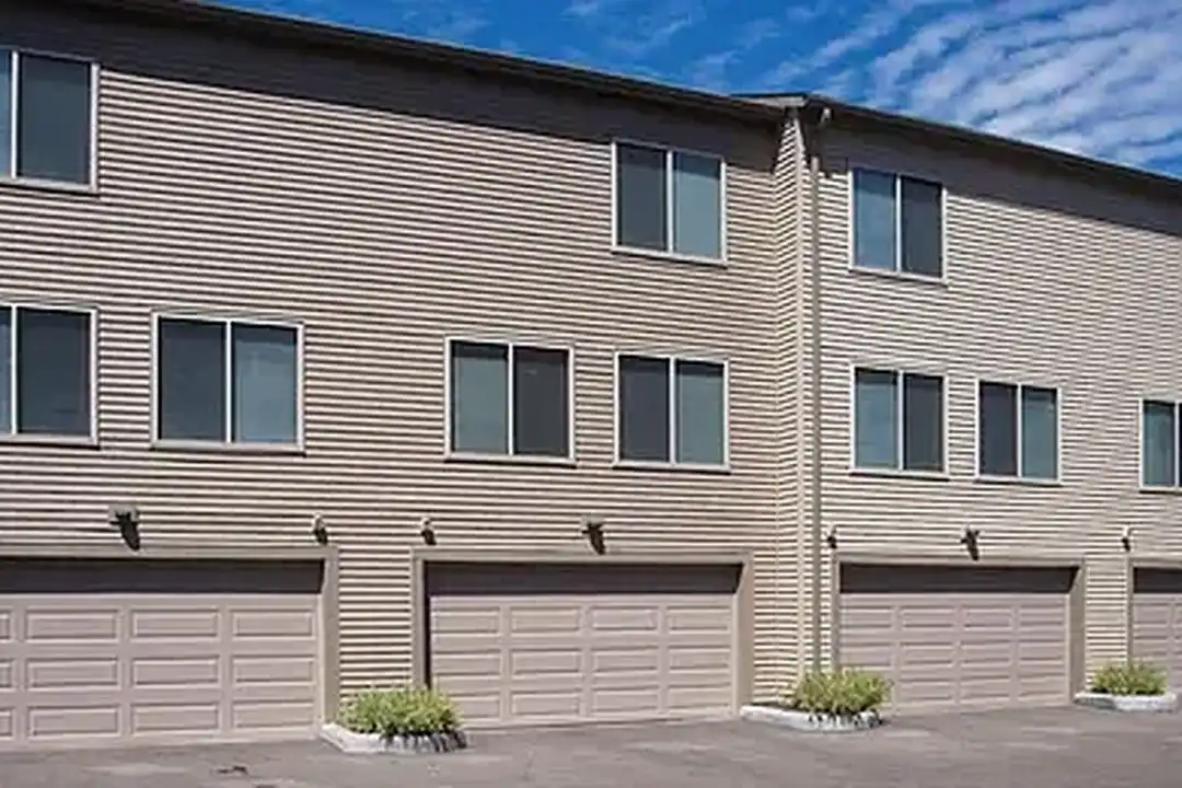 Circle East Townhomes – photo 1
