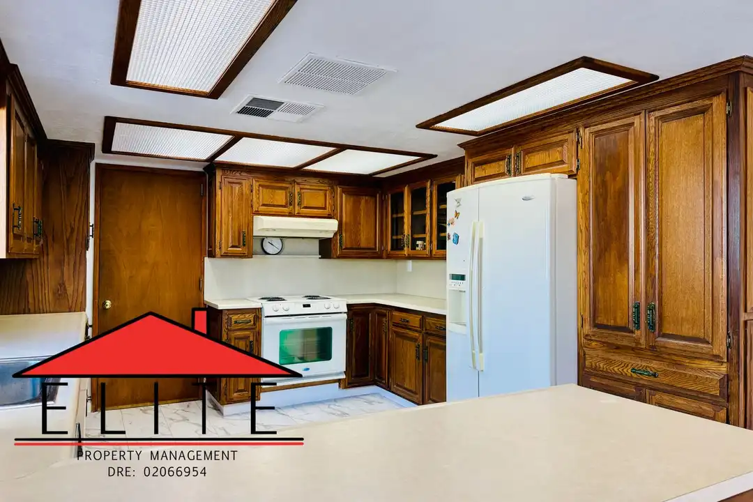 247 Peg St - More