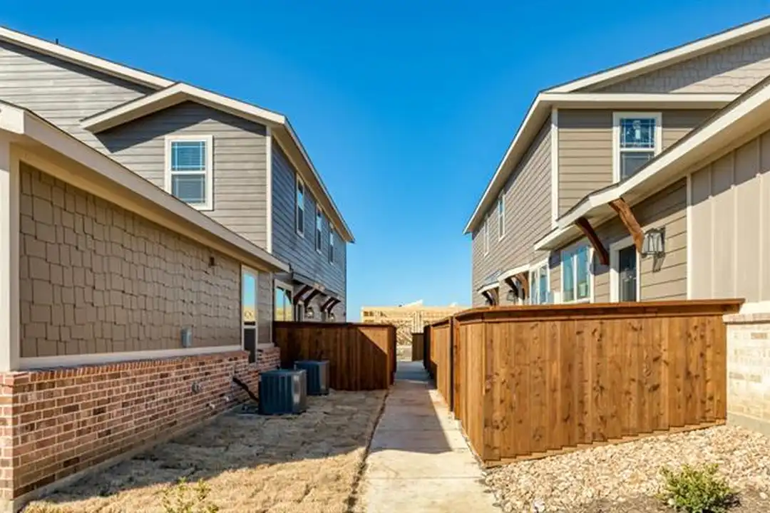 721 Harvest Moon Dr - View 3