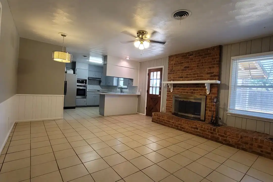 5430 13th St - View 2