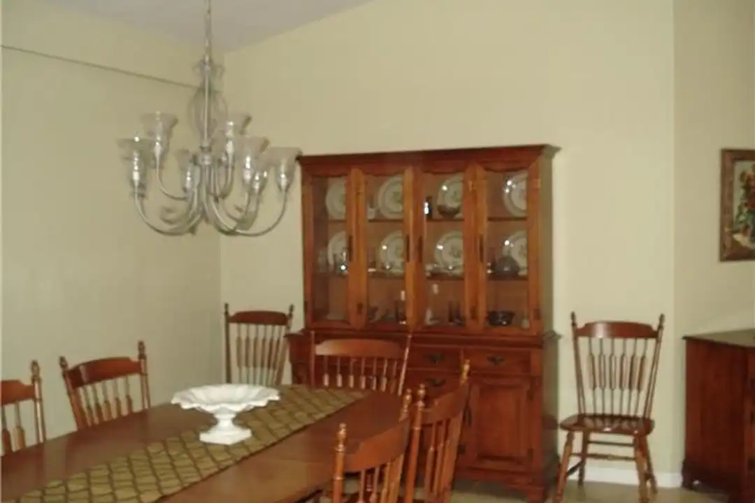 1141 Mulberry Pl - More