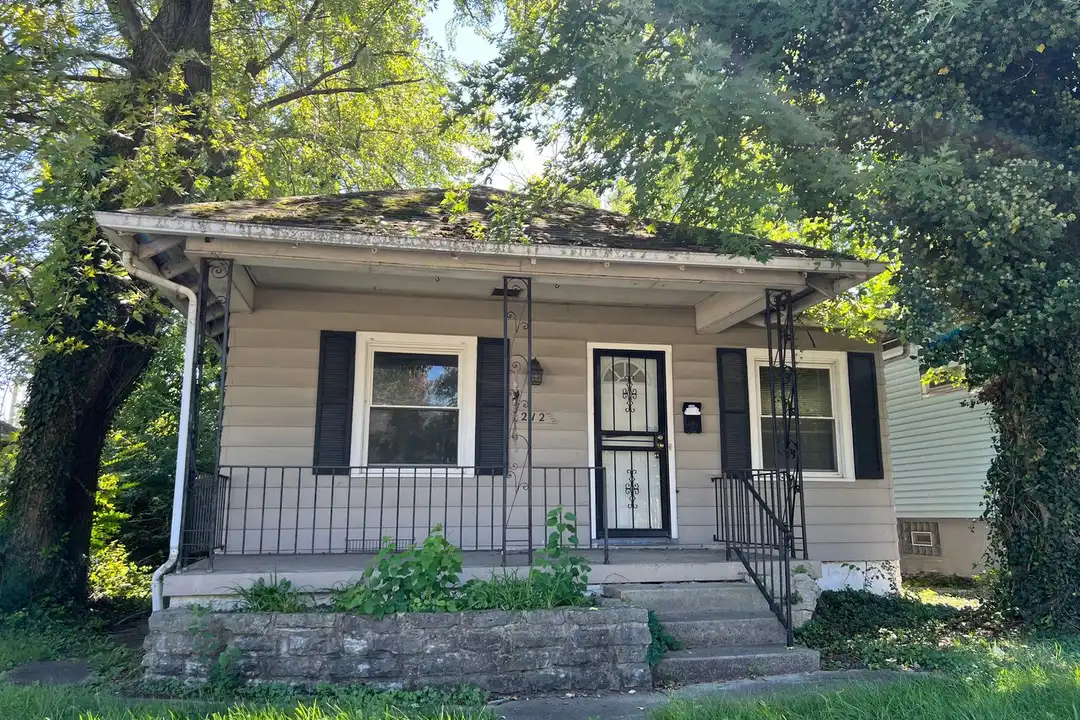 212 E Siebenthaler Ave – photo 1