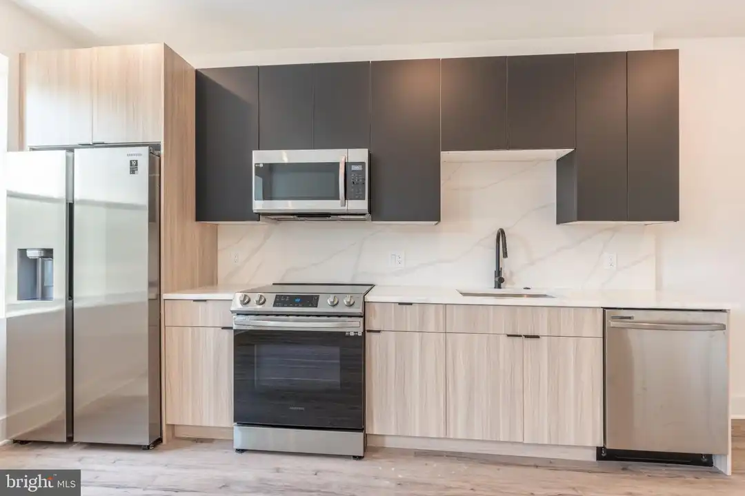2339 N College Ave unit 1 - View 6