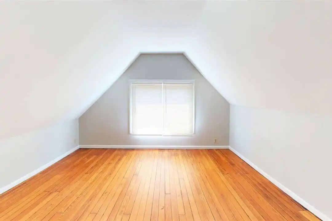 426 Ada St - More