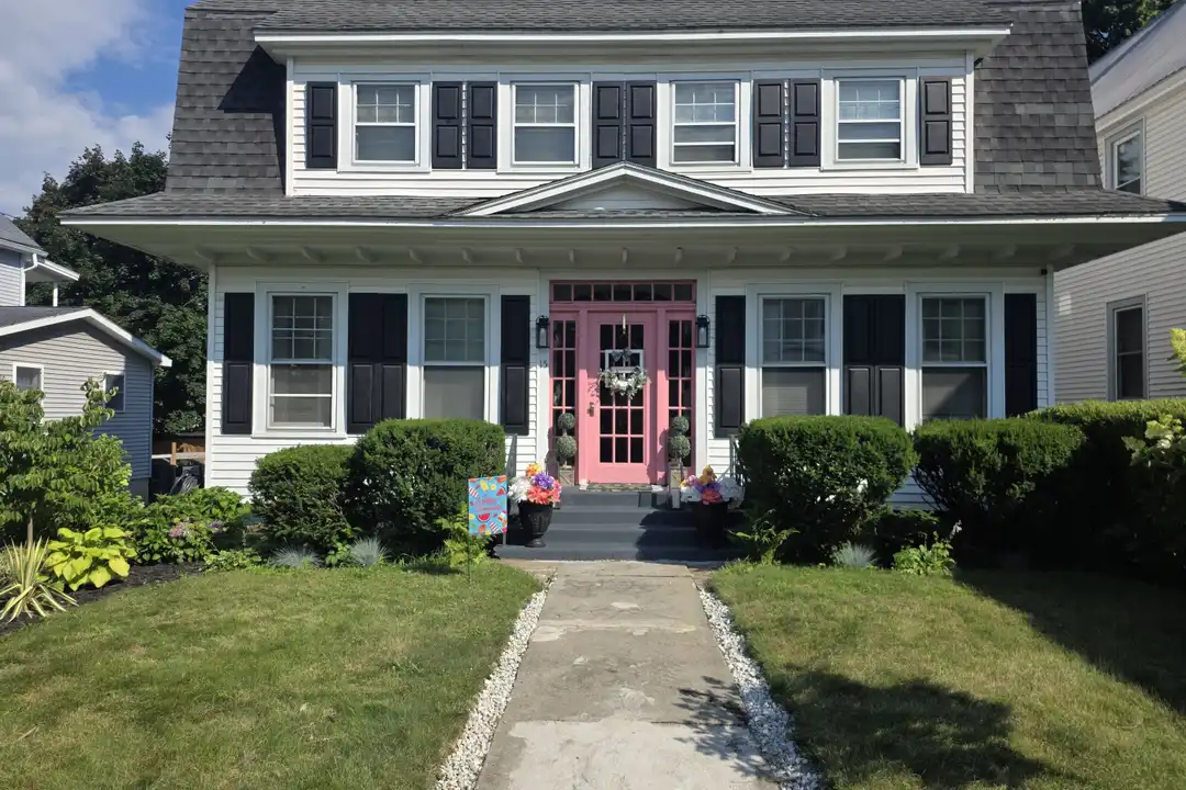 15 Fairview Ave – photo 1
