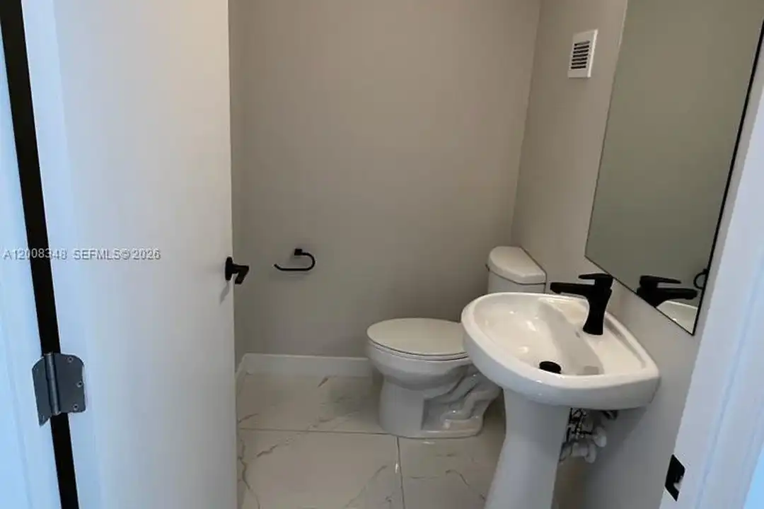 Apartment in Naranja - View 5