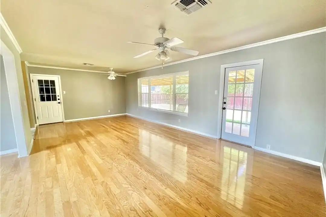 104 W Janin Cir - View 3