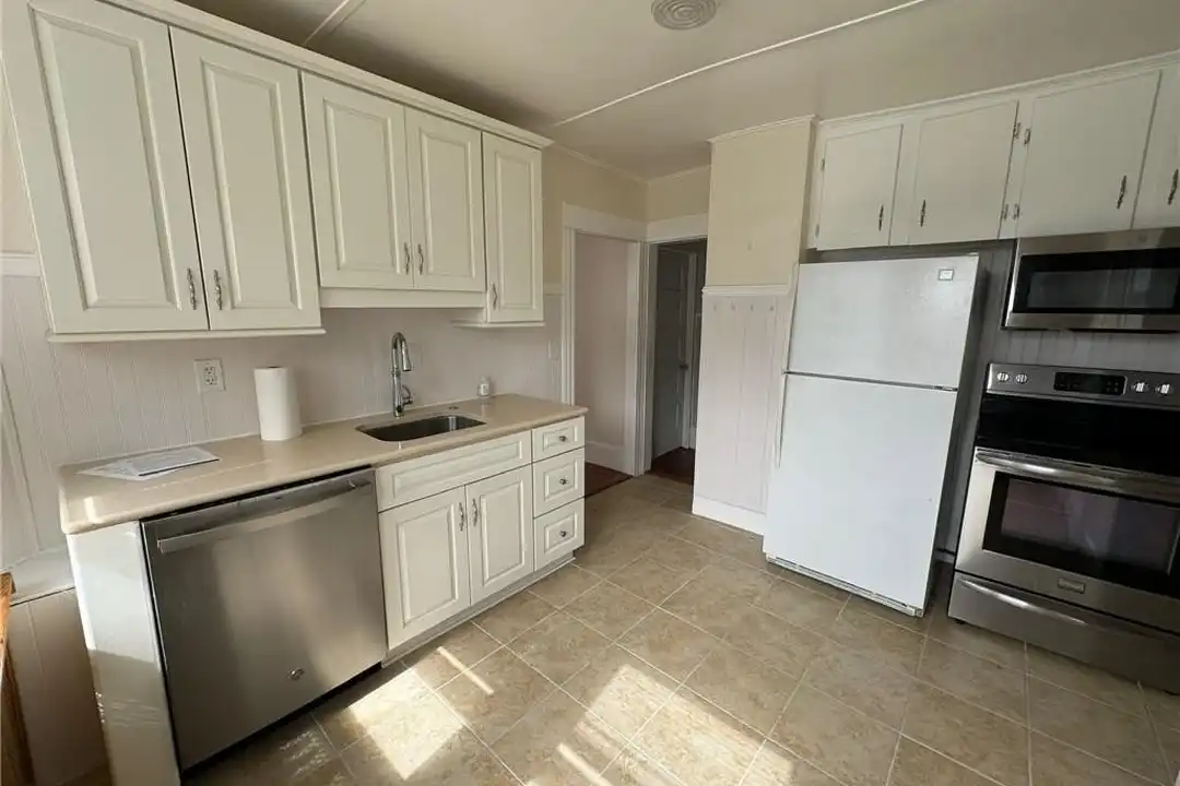 Apartment in Newport - View 2