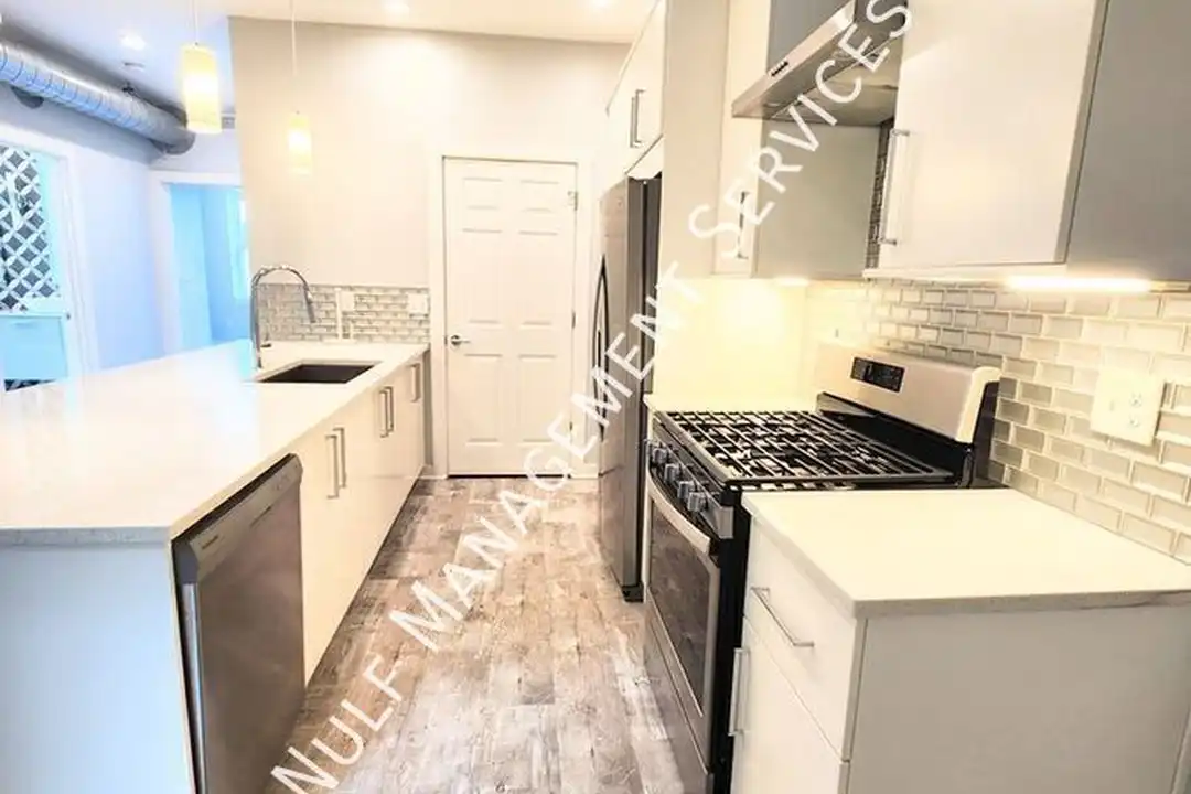 6026 Butler St – photo 1