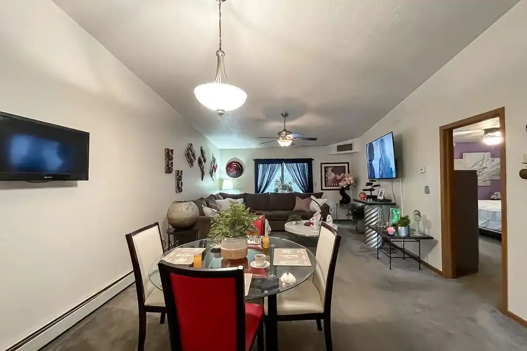 Niles Executive Apartments – photo 1