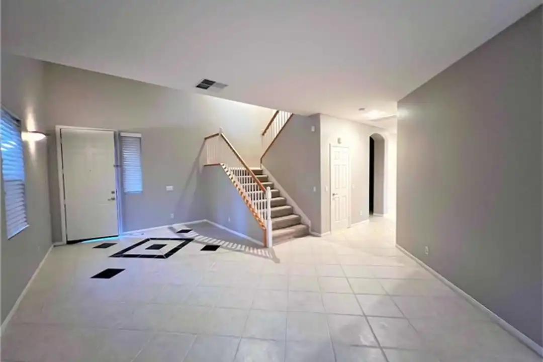 31142 Sunningdale Dr - View 4