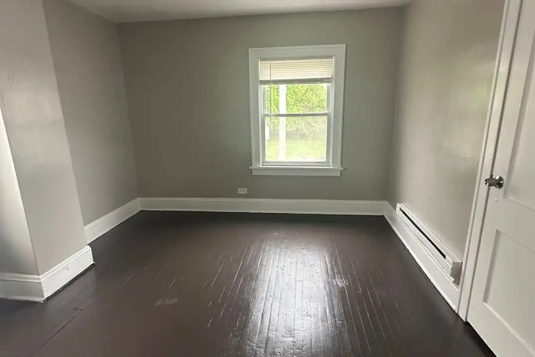 906 E 130th St - View 5