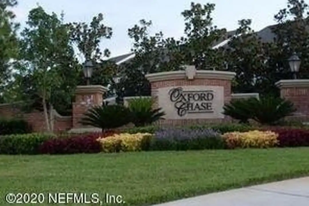 11043 Castlemain Cir E – pohled 2
